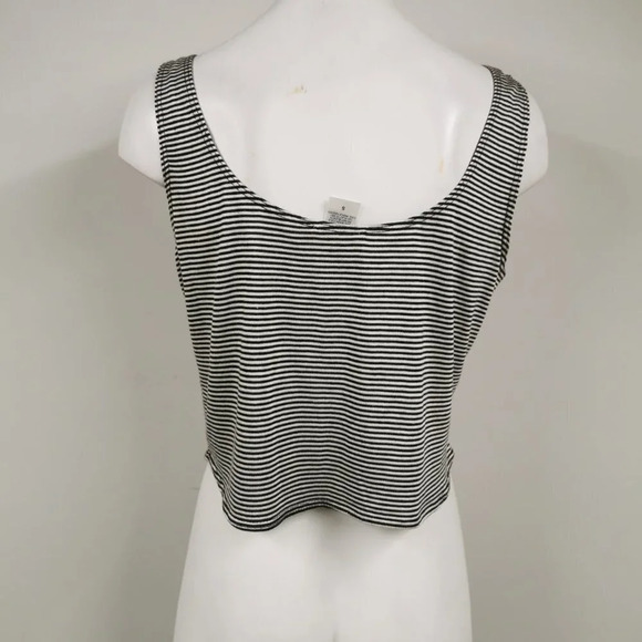 Kirra  Crop Top - Picture 2 of 3